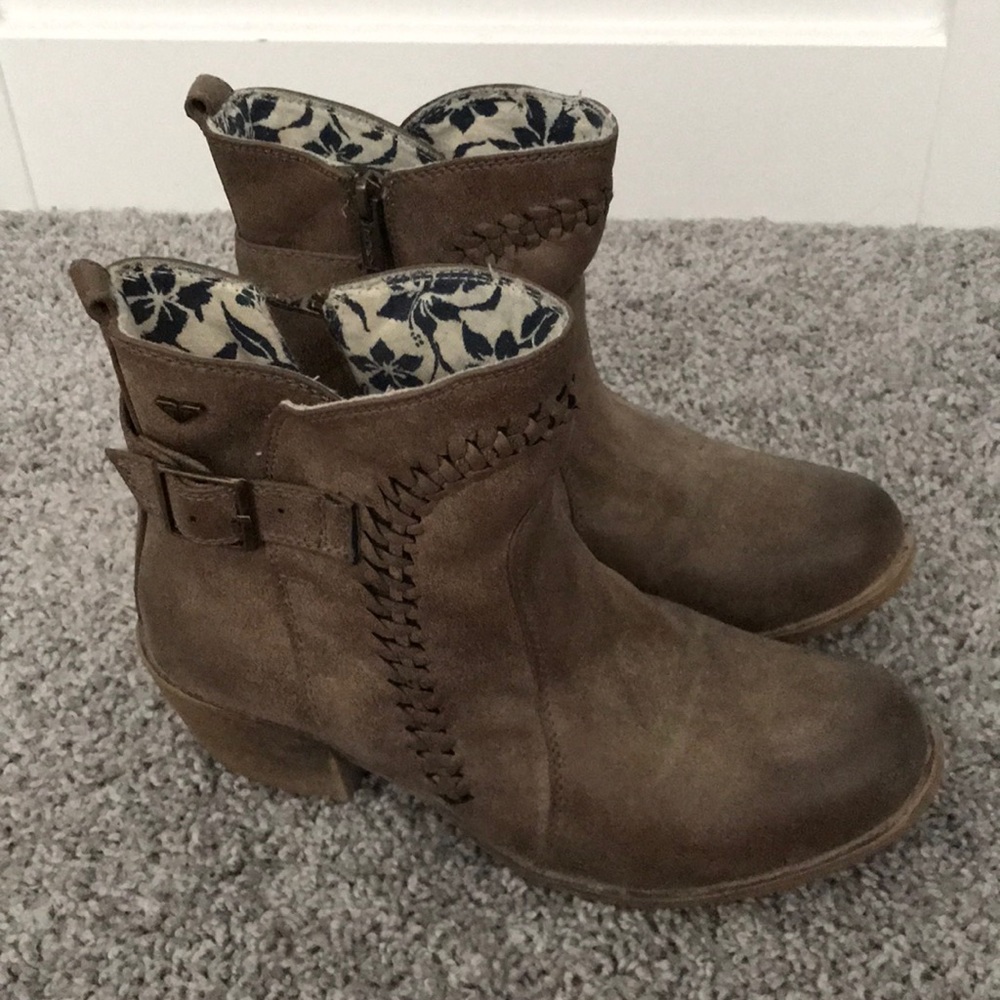 Ankle boots